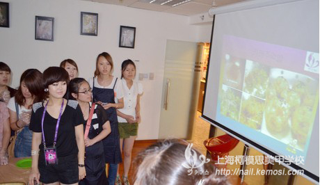 上海美甲学校2012年7月新生开课暨开学典礼，品味韩国特色美食