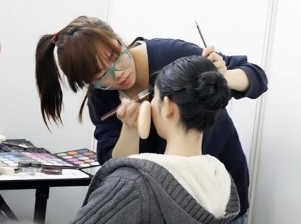 柯模思上海美甲学校成为宝马X3新品发布会指定化妆造型单位