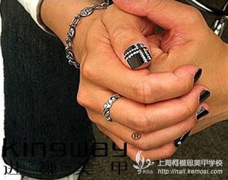 男孩学美甲有前途吗?以后好不好找工作呢?