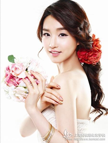 韩国小姐金瑜美代言美甲写真 欣赏自然妆容与美甲的完美融合