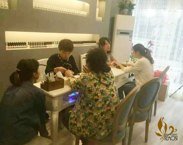 柯模思美甲班毕业学员开美甲店